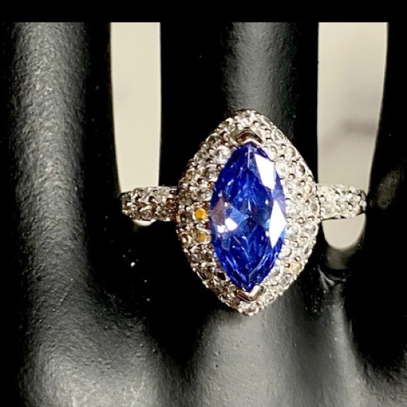 Quick Sale 💥.925 Silver Sim Tanzanite & Diamond Ring - Picture 10 of 10